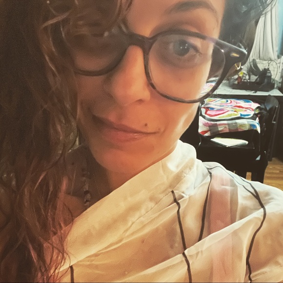 Meet your Posher, Michelle - Picture 1 of 6